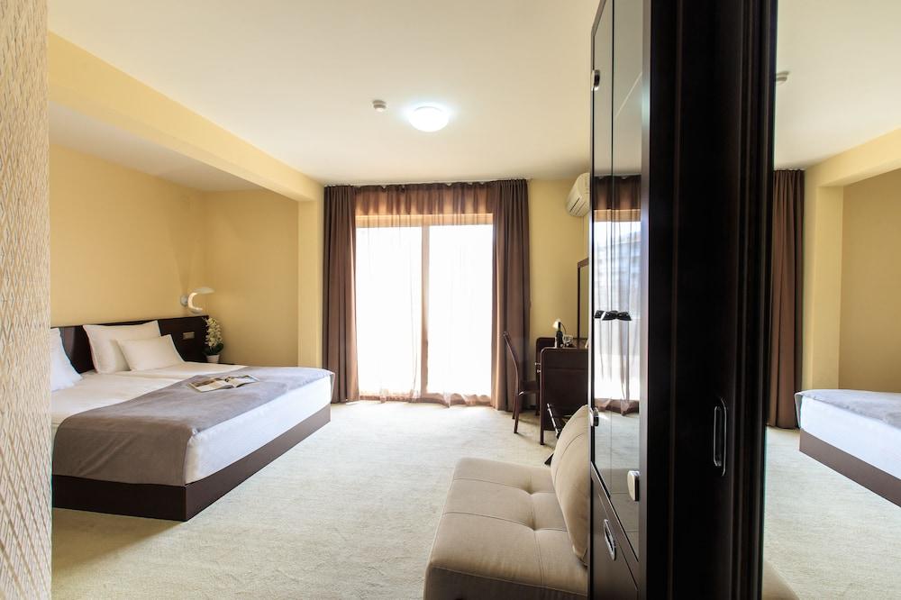 Premier Hotel