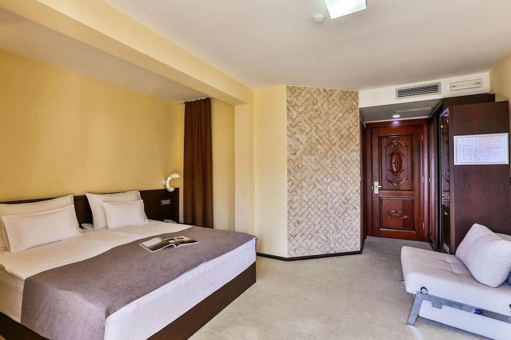 Premier Hotel Budva