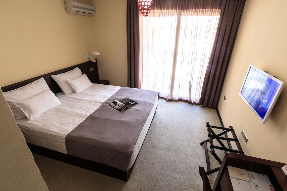 Premier Hotel